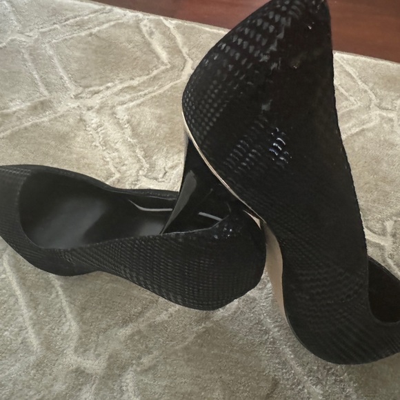 White House Black Market Black Houndstooth Pattern Heels - Picture 8 of 11